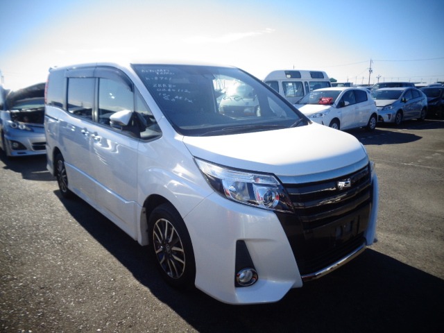 Toyota Noah 2016