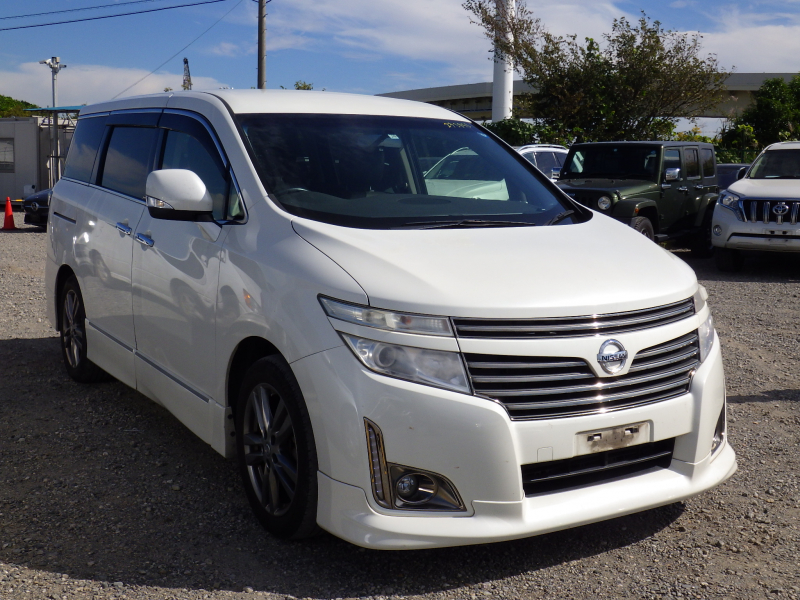 Nissan Elgrand 2013