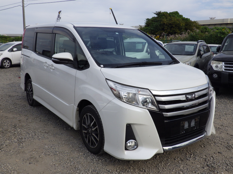 Toyota Noah 2014