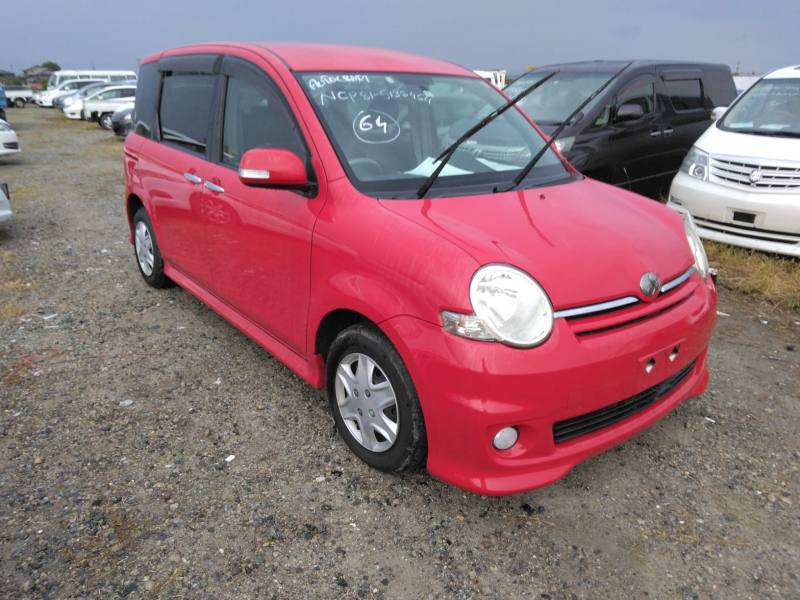 Toyota Sienta 2010