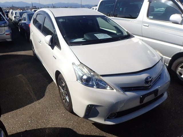 Toyota PRIUS ALPHA 2014