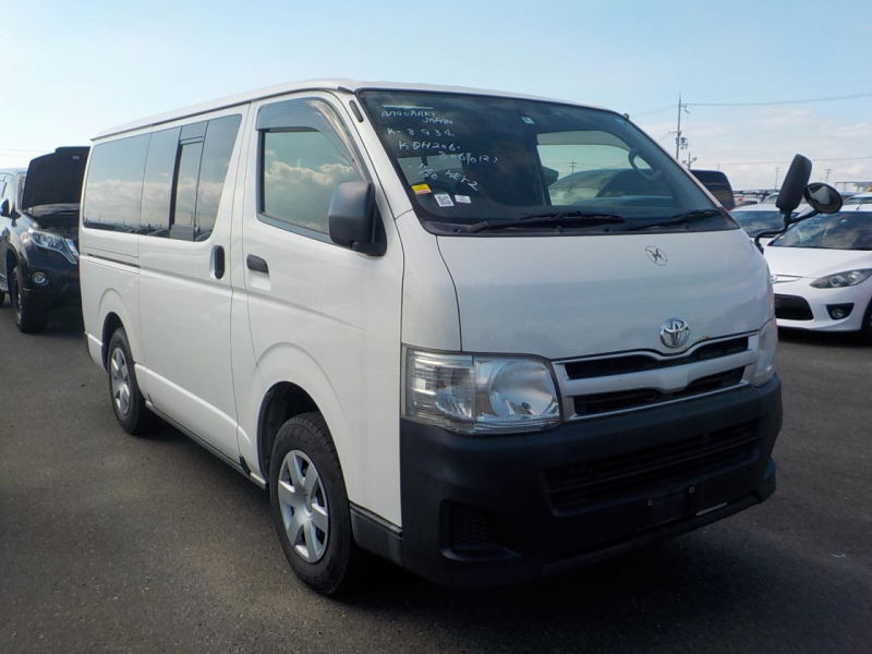 Toyota Hiace 2013