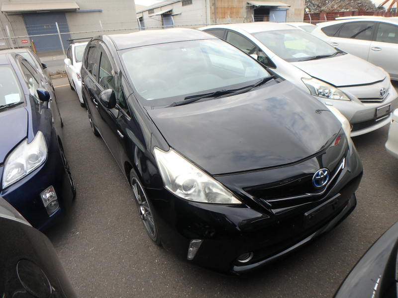 Toyota PRIUS ALPHA 2011