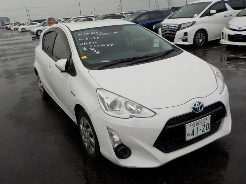 Toyota Aqua 2015