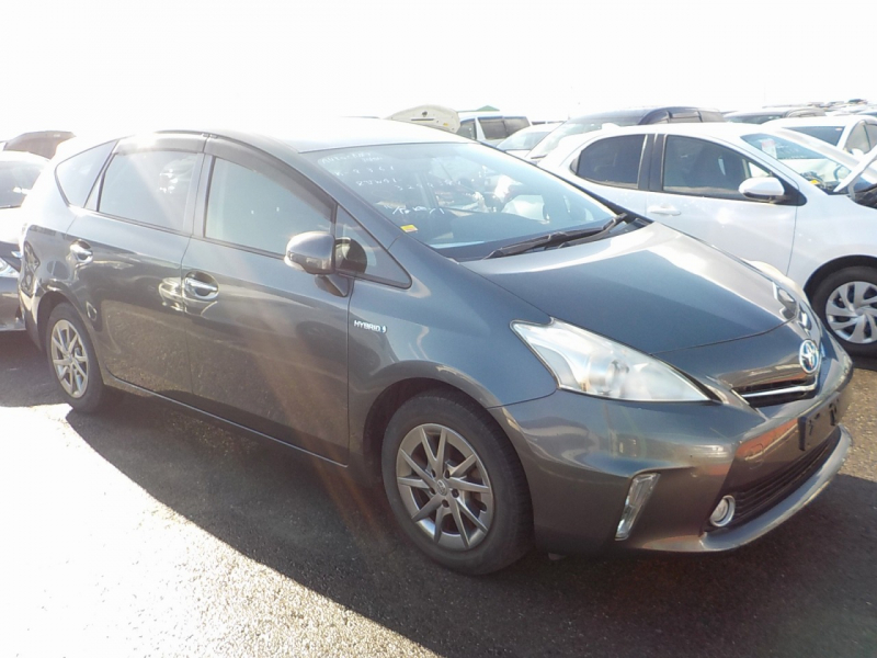 Toyota PRIUS ALPHA 2013