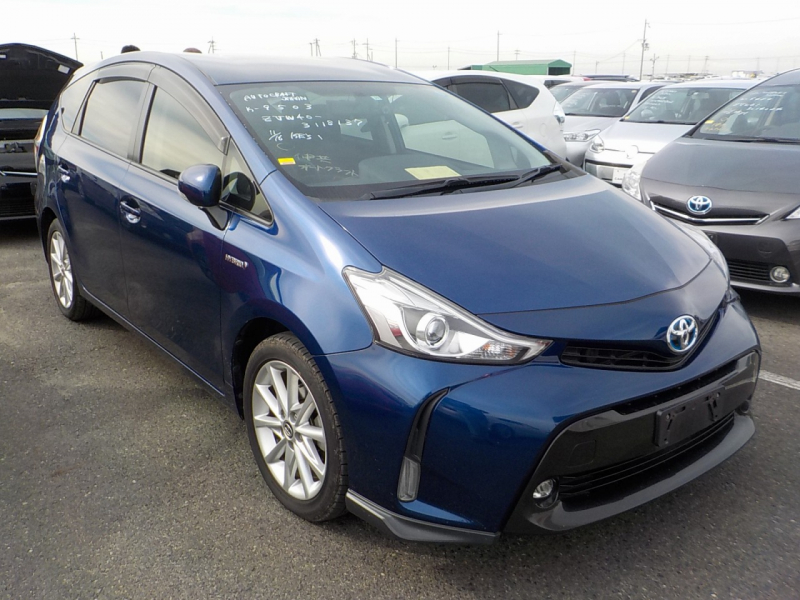 Toyota PRIUS ALPHA 2015