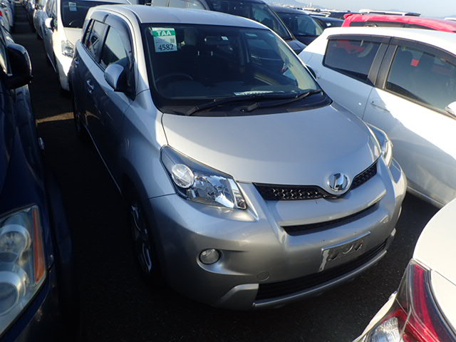 Toyota IST 2008