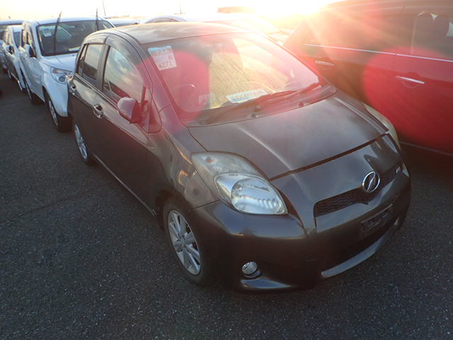 Toyota Vitz 2010