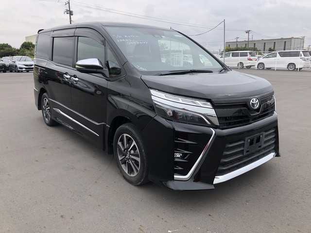 Toyota Voxy 2018