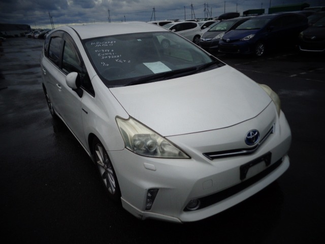 Toyota PRIUS ALPHA 2012