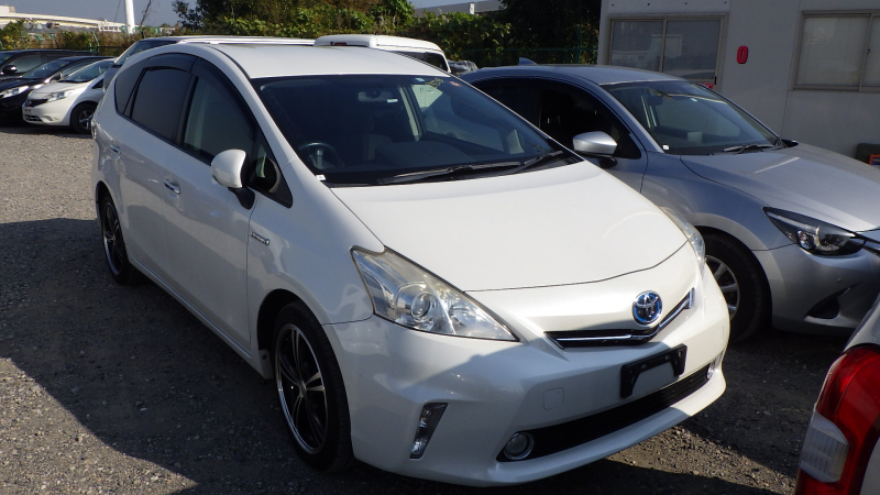 Toyota PRIUS ALPHA 2014