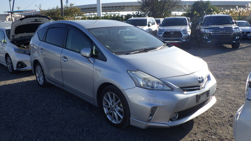 Toyota PRIUS ALPHA 2013