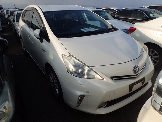 Toyota PRIUS ALPHA 2011