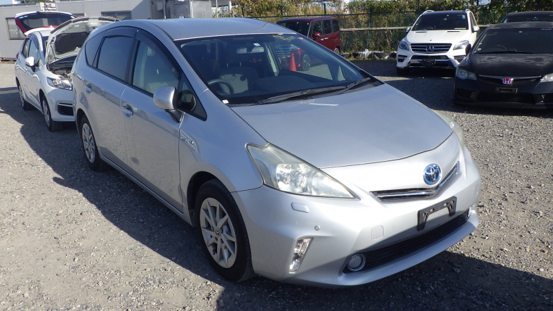 Toyota PRIUS ALPHA 2013