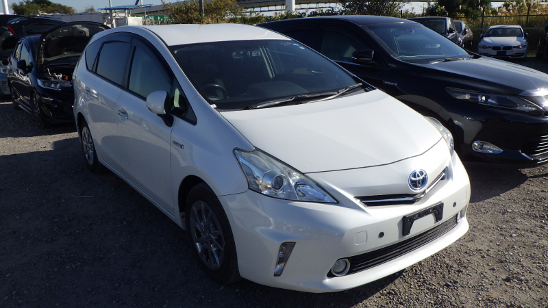 Toyota PRIUS ALPHA 2014