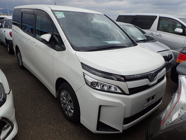 Toyota Voxy 2018