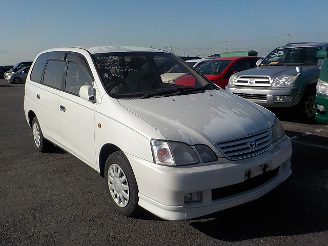 Toyota Gaia 2000