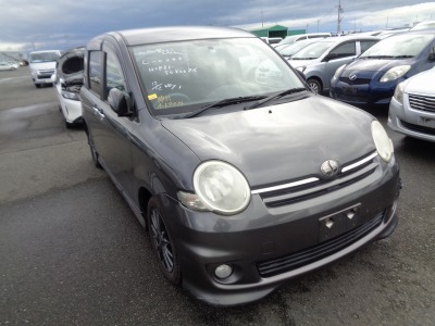 Toyota Sienta 2008