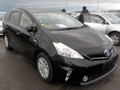 Toyota PRIUS ALPHA 2013