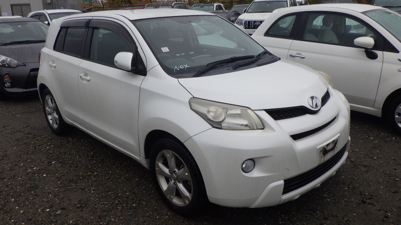 Toyota IST 2011