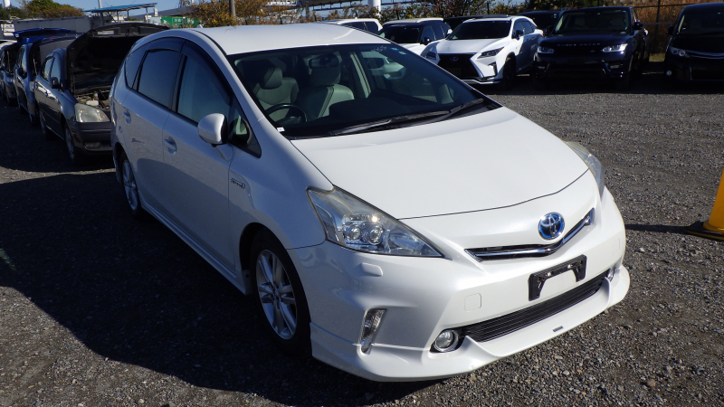 Toyota PRIUS ALPHA 2011