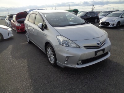 Toyota PRIUS ALPHA 2012