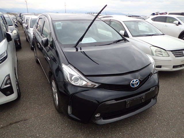 Toyota PRIUS ALPHA 2015