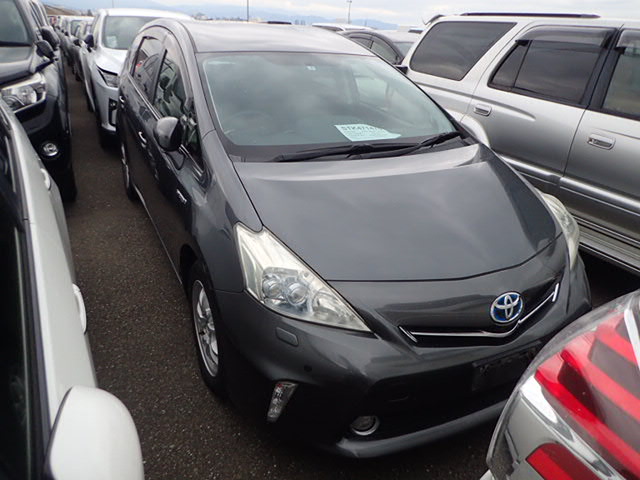 Toyota PRIUS ALPHA 2013