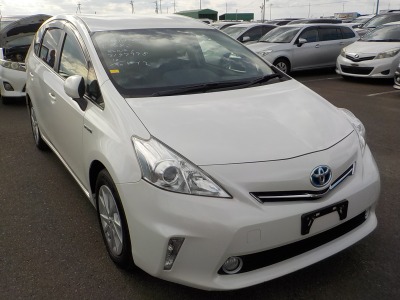 Toyota PRIUS ALPHA 2012