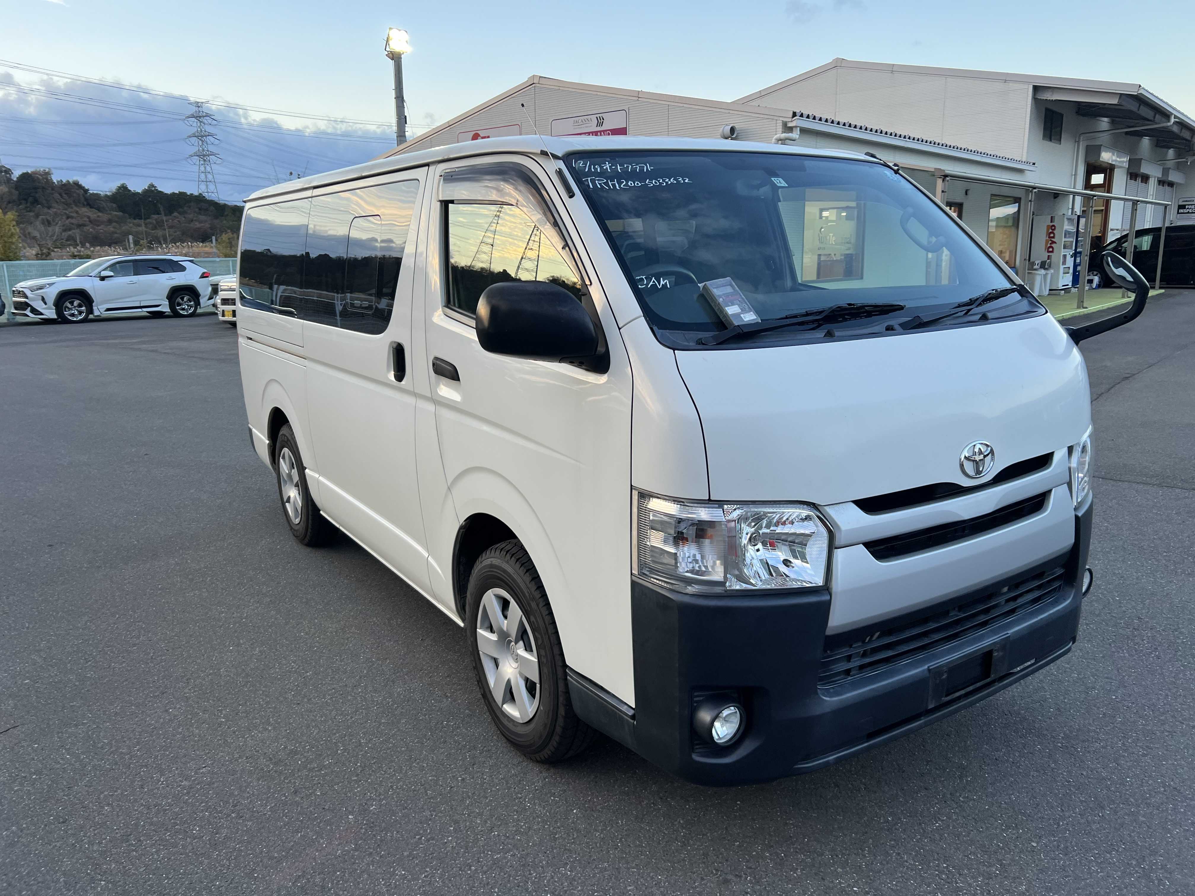 Toyota Hiace Van 2017