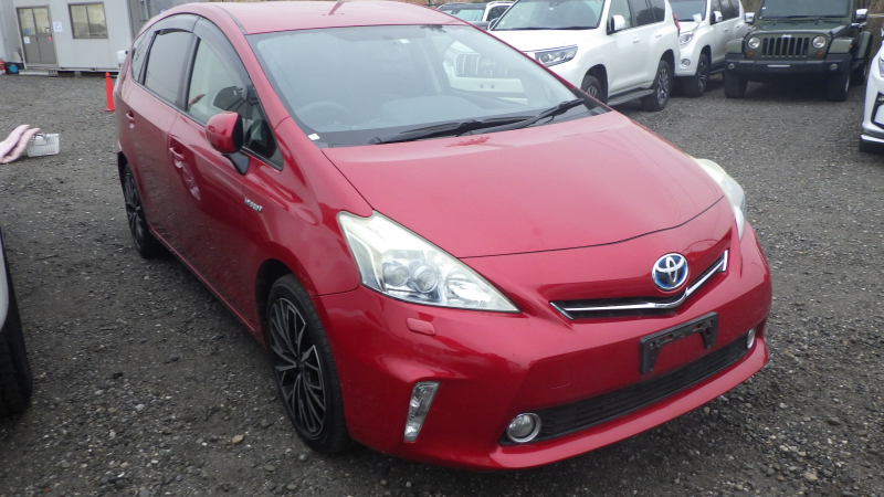 Toyota PRIUS ALPHA 2012