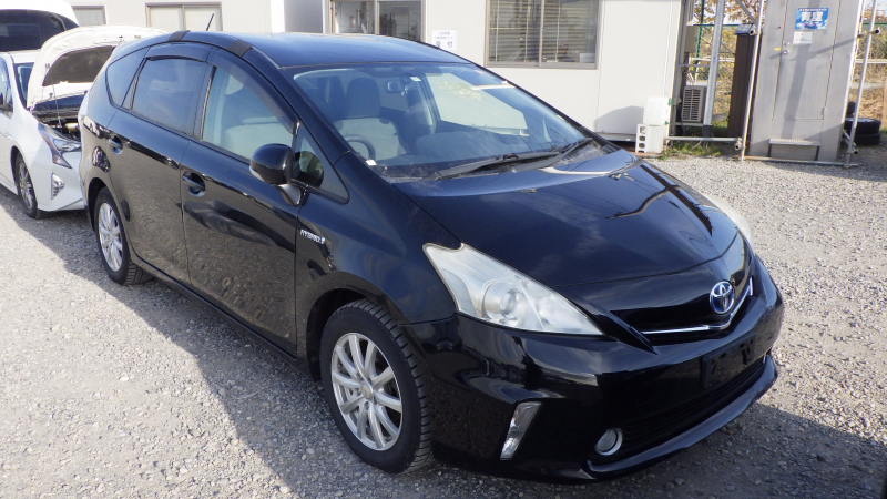 Toyota PRIUS ALPHA 2012