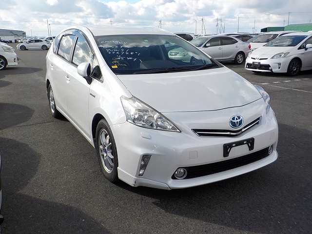 Toyota PRIUS ALPHA 2014