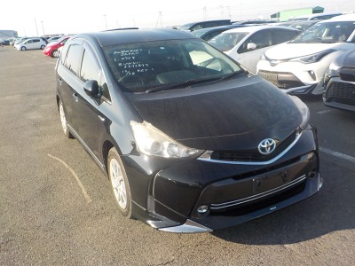 Toyota PRIUS ALPHA 2015