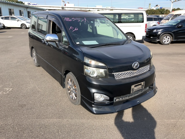 Toyota Voxy 2010