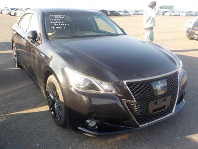 Toyota Crown Hybrid 2014