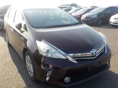 Toyota PRIUS ALPHA 2013