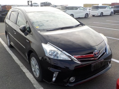 Toyota PRIUS ALPHA 2011