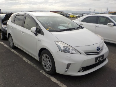 Toyota PRIUS ALPHA 2012