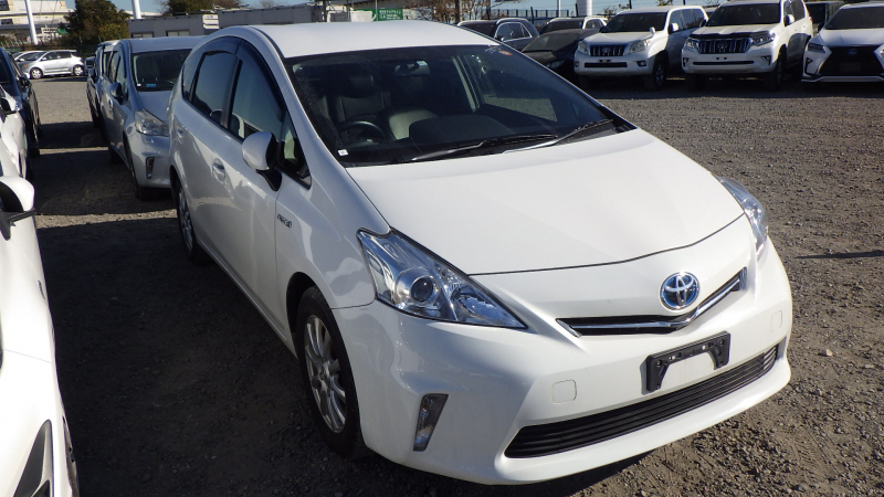 Toyota PRIUS ALPHA 2014