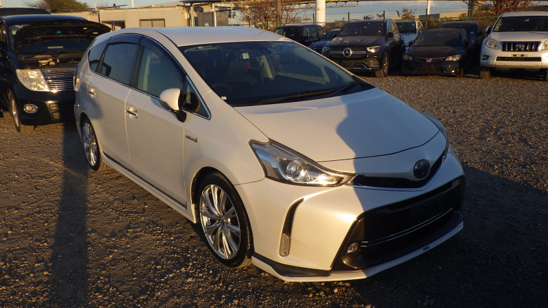 Toyota PRIUS ALPHA 2014