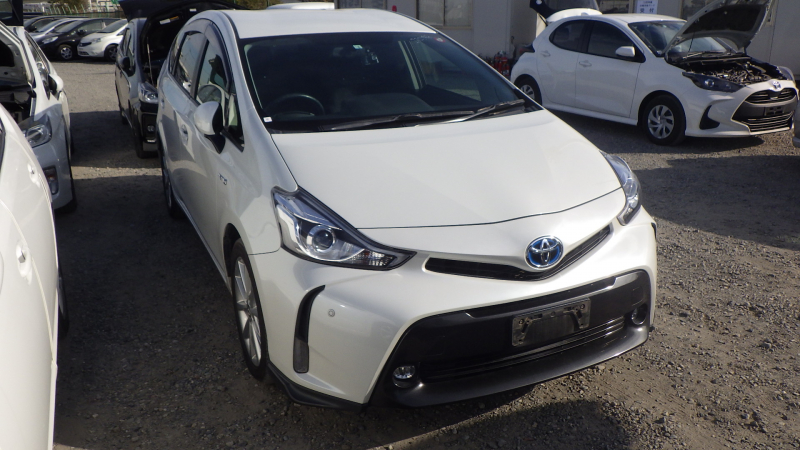 Toyota PRIUS ALPHA 2016