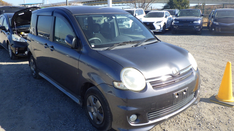 Toyota Sienta 2007