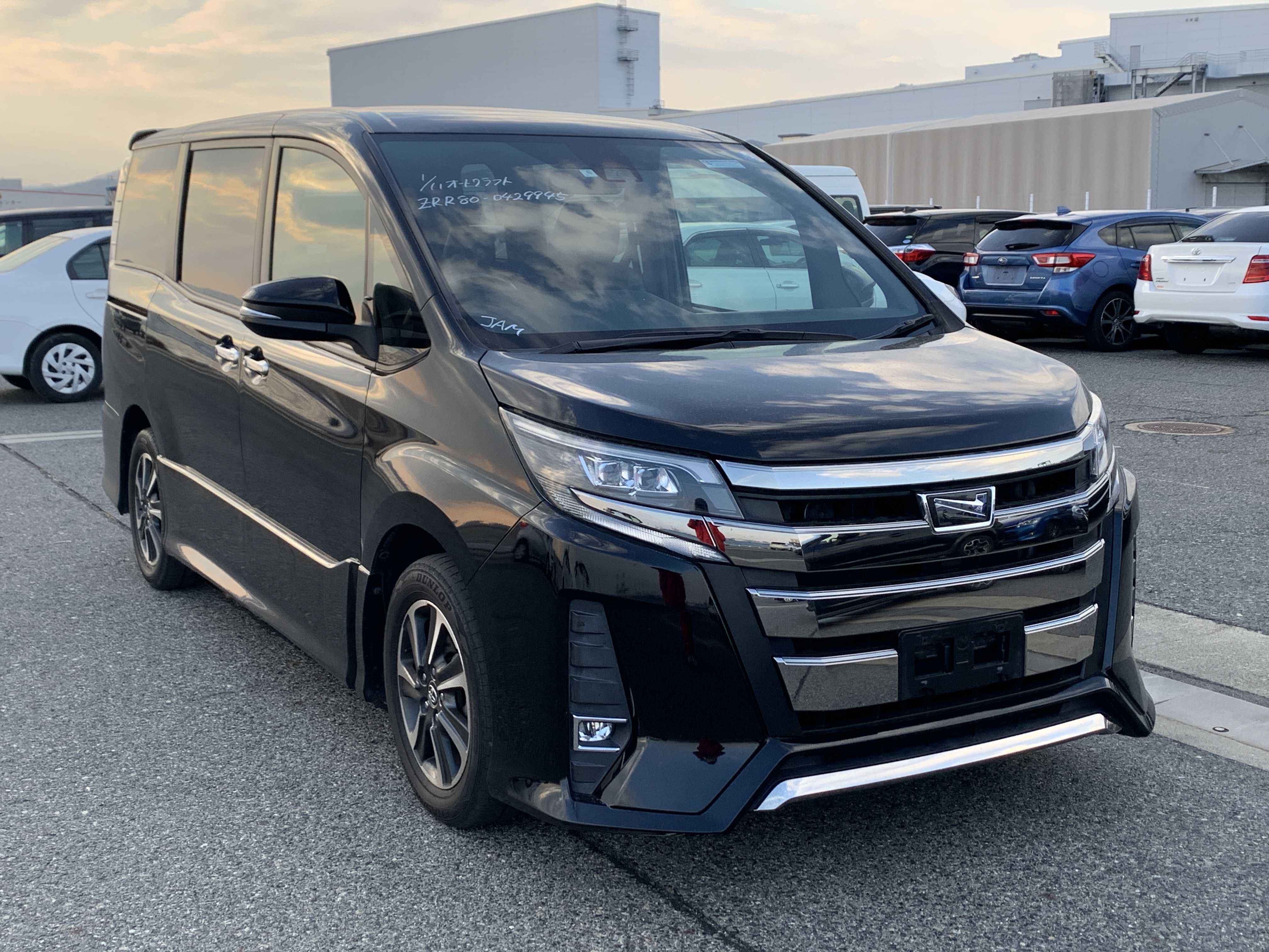 Toyota Noah 2018