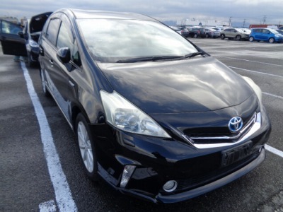 Toyota PRIUS ALPHA 2011