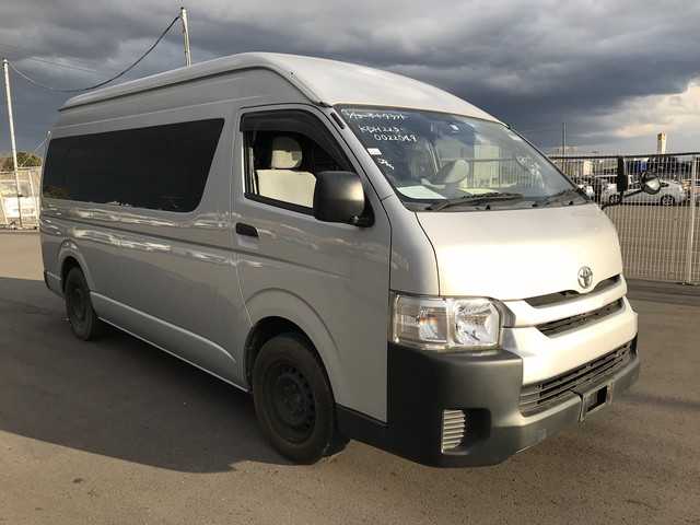 Toyota Hiace Commuter 2014