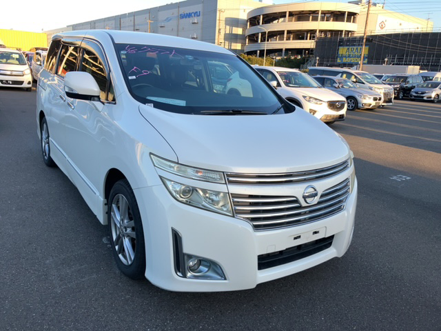 Nissan Elgrand 2011