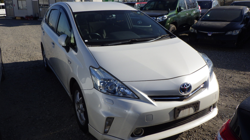 Toyota PRIUS ALPHA 2013