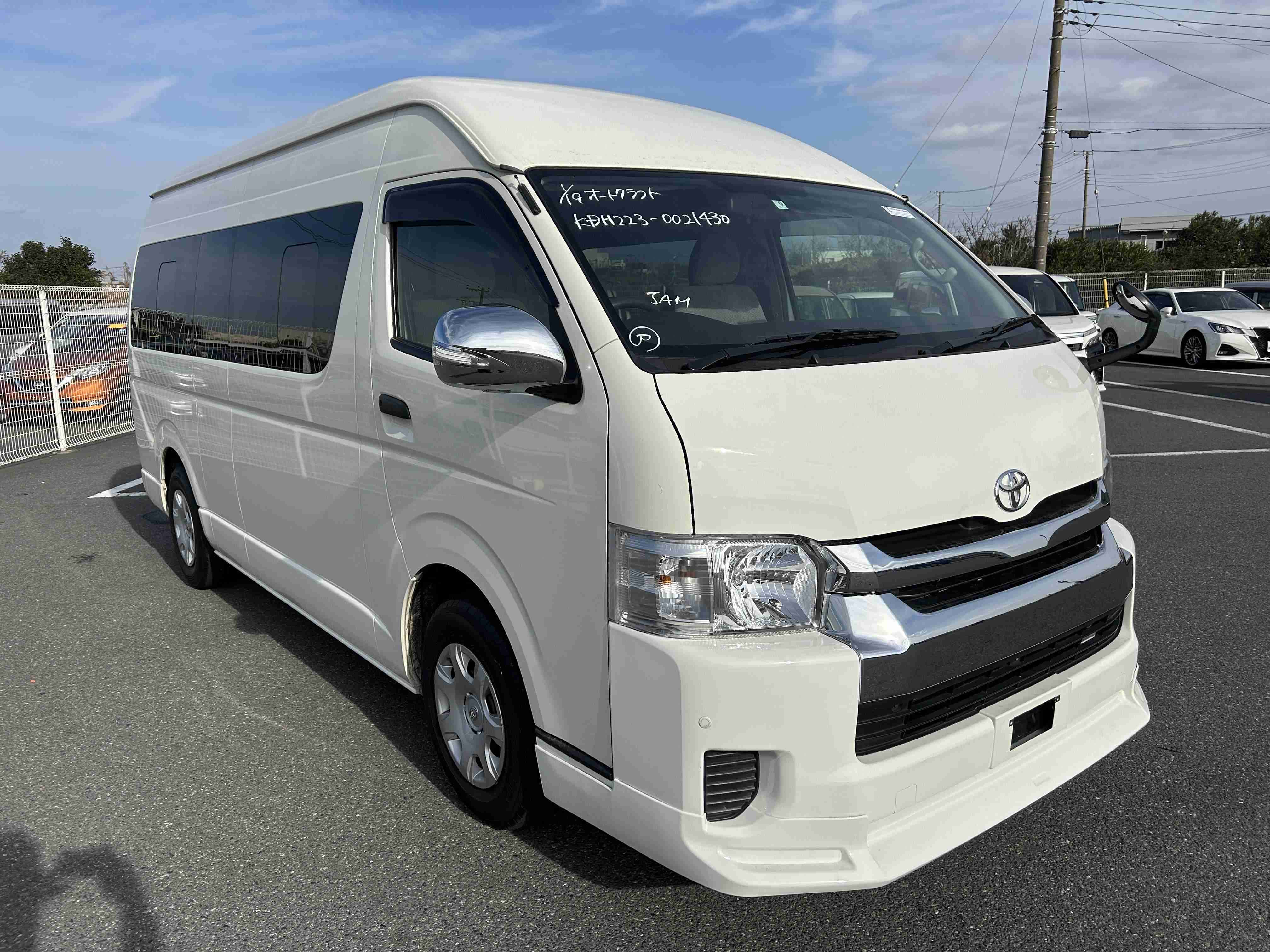 Toyota Hiace Commuter 2014