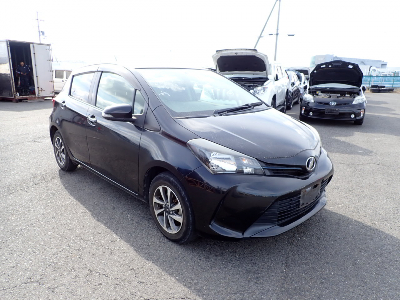 Toyota Vitz 2015